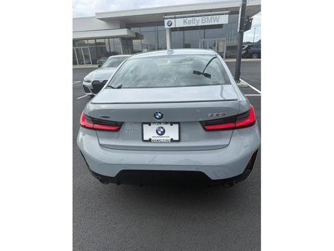 Used 2026 BMW 330i xDrive Sedan w/ M Sport Package AWD/4WD image 4