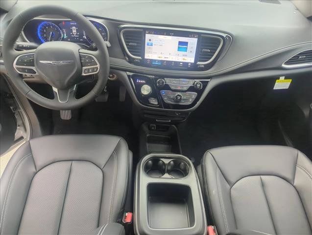 New 2026 Chrysler Pacifica Select FWD image 15