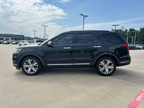 Used 2018 Ford Explorer Platinum AWD/4WD image 7
