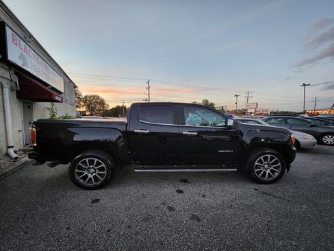 Used 2018 GMC Canyon Denali image 8