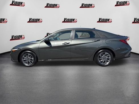 Certified 2024 Hyundai Elantra SEL FWD image 9