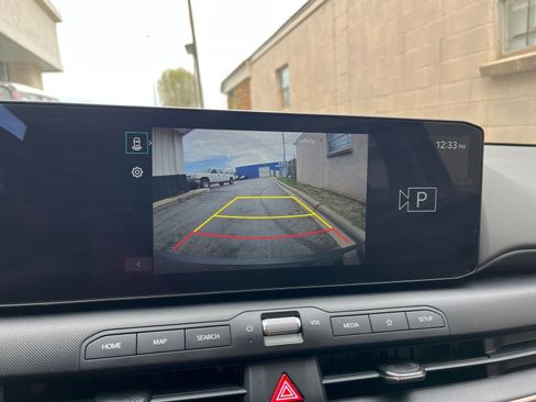 Used 2025 Kia K4 LXS image 22