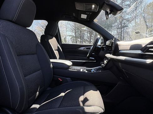 Used 2024 Chevrolet Traverse LT w/ Trailering Package image 12