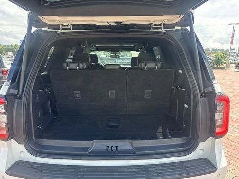 Used 2024 Ford Expedition Platinum AWD/4WD image 28