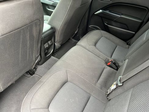 Used 2022 Chevrolet Colorado LT w/ LT Convenience Package image 16