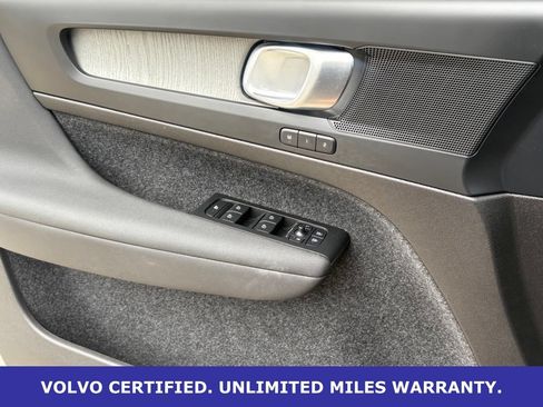 Certified 2025 Volvo XC40 B5 Plus AWD/4WD image 24