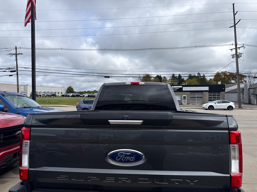 Used 2019 Ford F250 XLT w/ XLT Premium Package AWD/4WD image 6