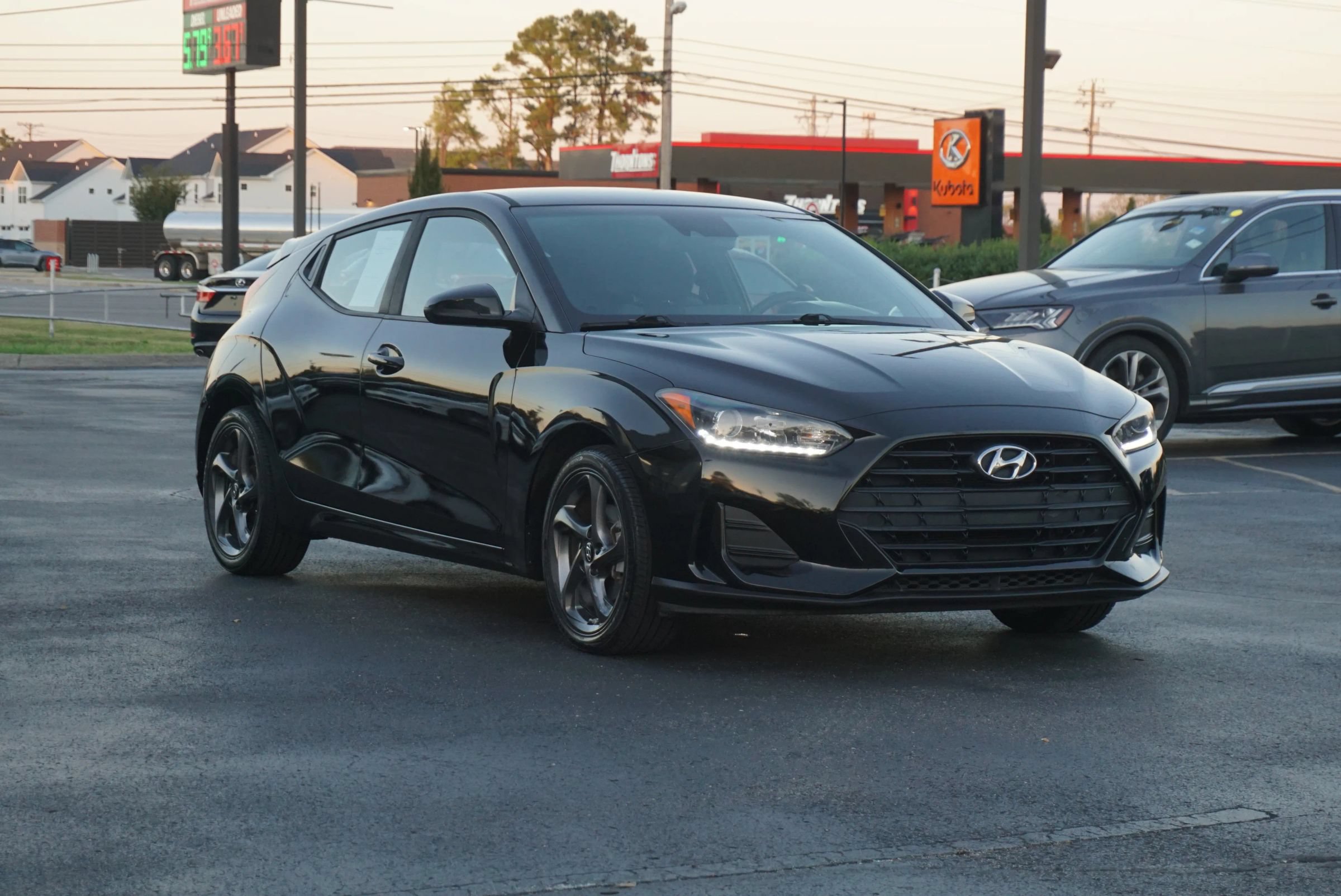 Used 2019 Hyundai Veloster 2.0 FWD image 3