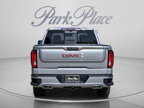 Used 2024 GMC Sierra 1500 Denali w/ Denali Reserve Package AWD/4WD image 4
