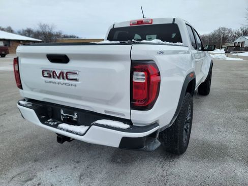 Used 2024 GMC Canyon Elevation image 7