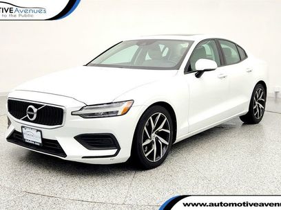 Used 2019 Volvo S60 T6 Momentum w/ Premium Package