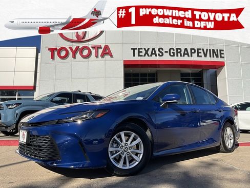 Used 2025 Toyota Camry LE image 1