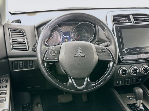 Used 2024 Mitsubishi Outlander Sport SE image 18