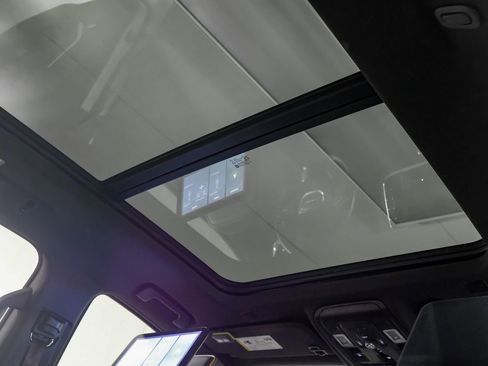 Used 2021 GMC Yukon XL AT4 w/ AT4 Premium Package image 22