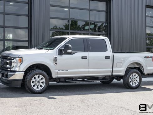 Used 2022 Ford F250 XLT AWD/4WD image 3