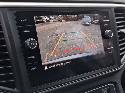 Used 2020 Volkswagen Atlas SE w/ Panoramic Sunroof Package image 24