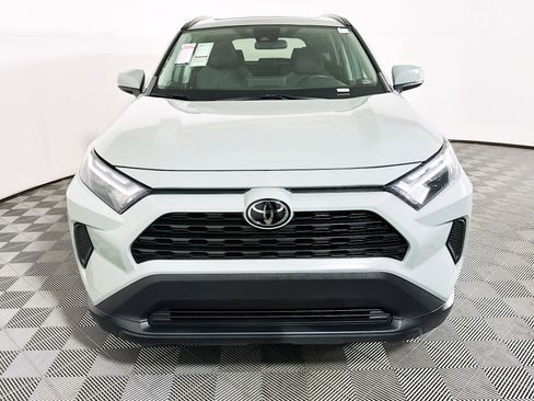 Used 2022 Toyota RAV4 XLE w/ Convenience Package image 8