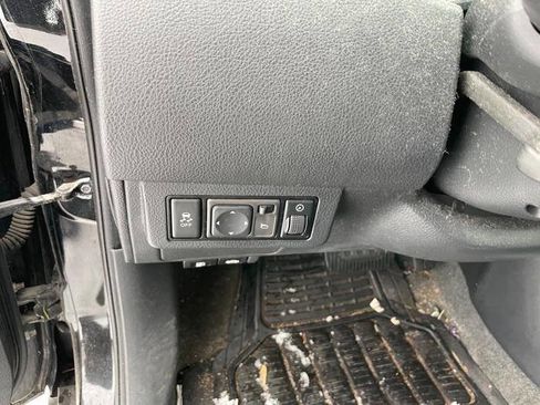 Used 2011 Nissan Versa 1.8 S w/ PWR Plus Pkg image 32