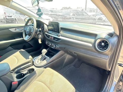 Used 2024 Kia Forte LX image 30