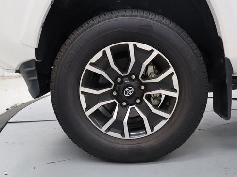 Used 2020 Toyota Tacoma TRD Sport RWD image 10