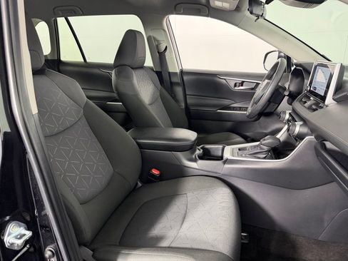 Used 2025 Toyota RAV4 XLE AWD/4WD image 29