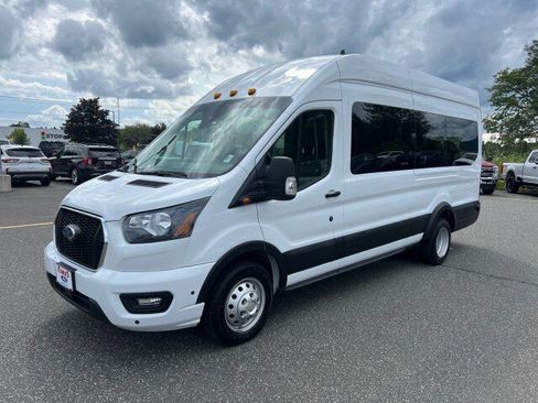 Used 2024 Ford Transit 350 XLT RWD image 3