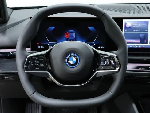 Used 2025 BMW i5 xDrive40 w/ Premium Package image 21