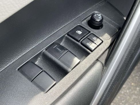 Used 2022 Toyota Corolla Cross LE image 15