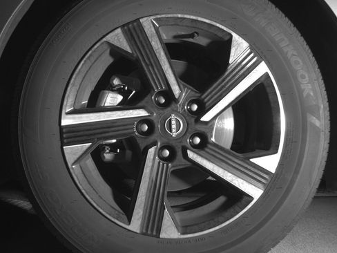 Used 2025 Nissan Sentra SV FWD image 12