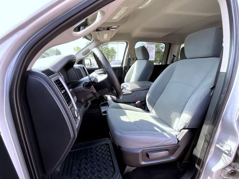 Used 2015 RAM 1500 Express RWD image 11