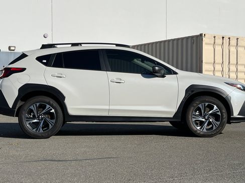 Used 2024 Subaru Crosstrek 2.0i Premium image 3