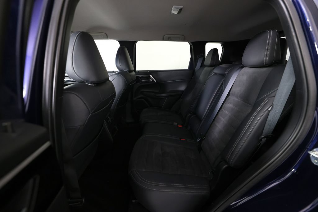 Used 2023 Mitsubishi Outlander SE FWD image 15