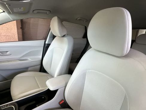 Used 2024 Hyundai Kona SEL image 14