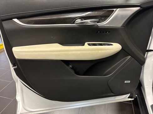 Certified 2023 Cadillac XT6 Sport w/ Technology Package AWD/4WD image 10