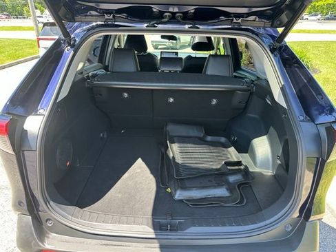 Used 2021 Toyota RAV4 XLE Premium AWD/4WD image 37