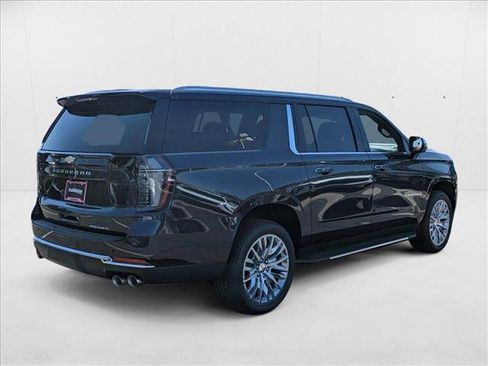 New 2025 Chevrolet Suburban Premier image 2
