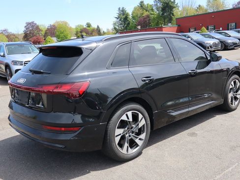 Used 2021 Audi e-tron Premium w/ Convenience Plus Package AWD/4WD image 5