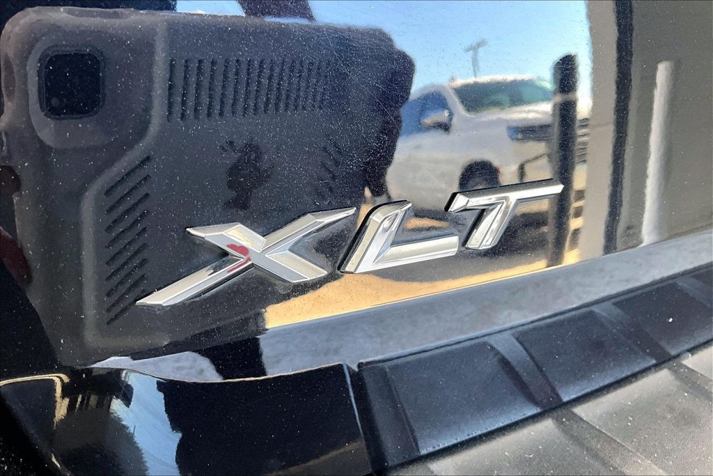 Used 2024 Ford Explorer XLT w/ Equipment Group 202A RWD image 40