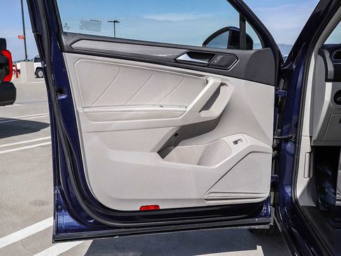 Certified 2022 Volkswagen Tiguan SE image 23