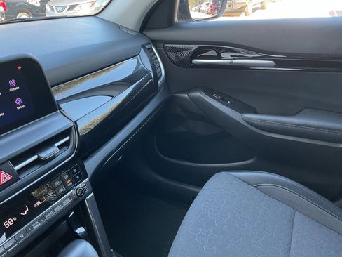 Used 2025 Kia Seltos S image 37
