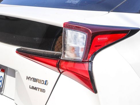 Used 2022 Toyota Prius Limited w/ Premium Convenience Package image 11