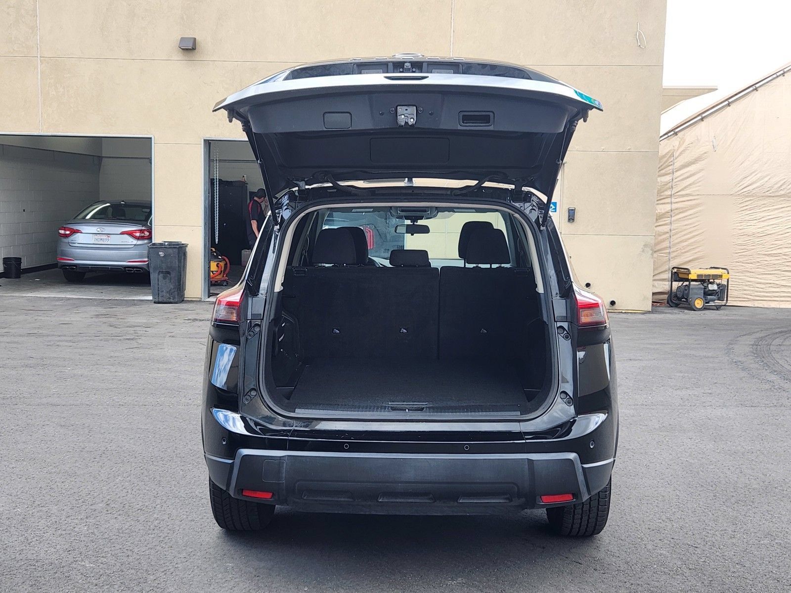 Used 2024 Nissan Rogue S FWD image 13