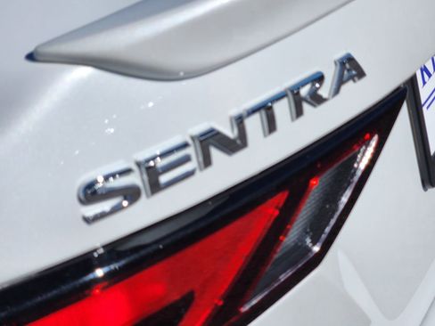Used 2025 Nissan Sentra SR image 12