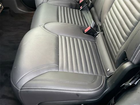 Used 2023 Land Rover Discovery S R-Dynamic image 29