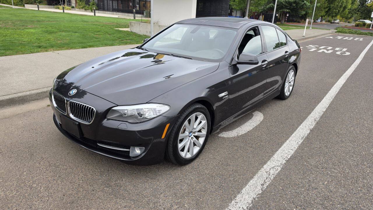 Used 2012 BMW 528i xDrive Sedan AWD/4WD image 1