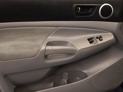 Used 2007 Toyota Tacoma PreRunner RWD image 10