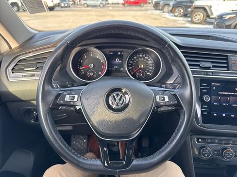 Used 2019 Volkswagen Tiguan SE image 14