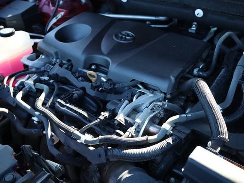 Used 2019 Toyota RAV4 LE image 9