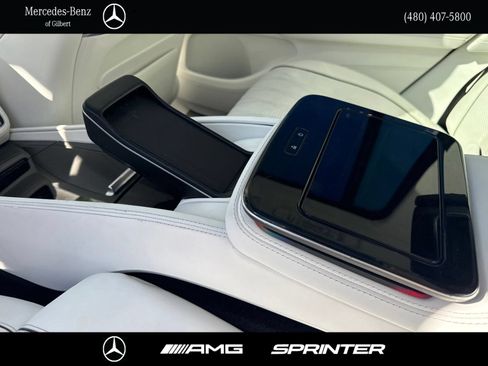 Certified 2026 Mercedes-Benz Maybach GLS 600 4MATIC image 33