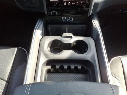 New 2026 RAM 3500 Laramie AWD/4WD image 25